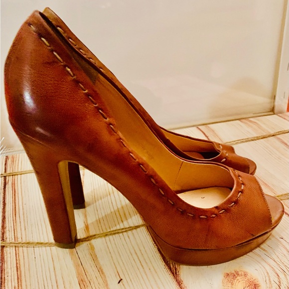 Beautiful brand new chunky heeled open-toe heels - Picture 2 of 3